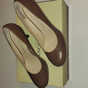 Franco Sarto 6.5 raisin colored pumps